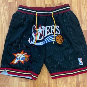 🔥 Brand New 🔥 Vintage 76ers shorts by Just Don.